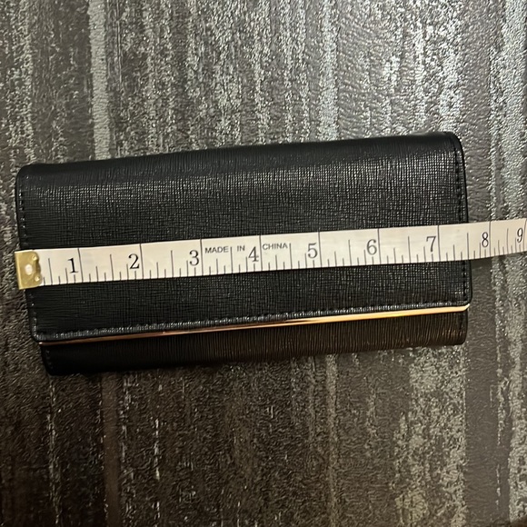 Le Chateau Wallet - Picture 7 of 9